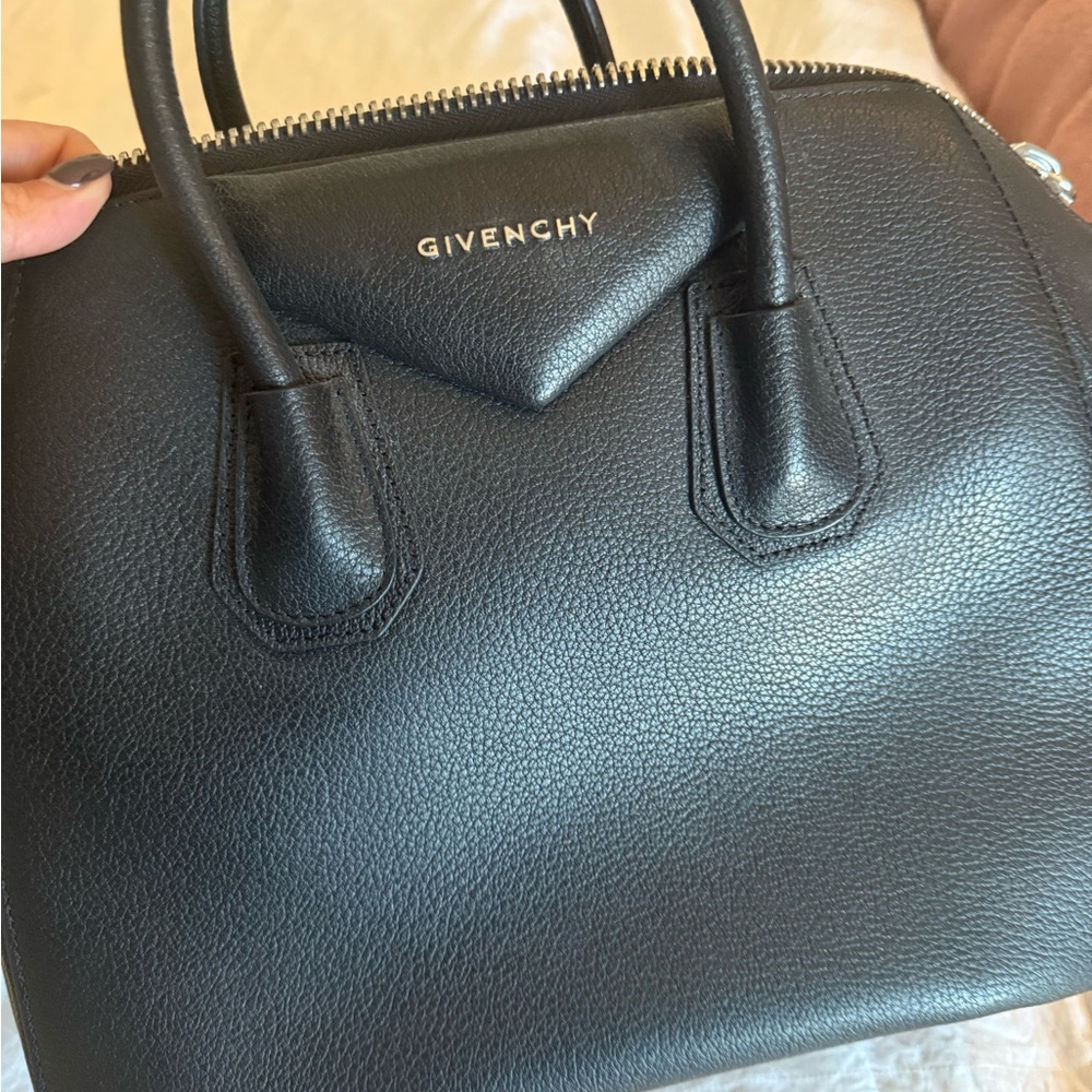 Givenchy Elegant Black Satchel - Picture 2 of 3